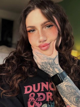 Natalie Dave, 29, United States