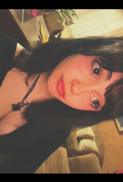 Saki Miyu, 19, Tunisia