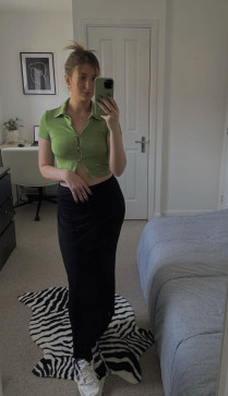 Abbie, 26, United Kingdom