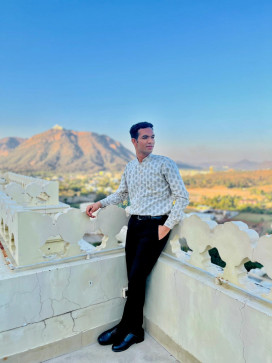Ayyaz Memon, 18, India