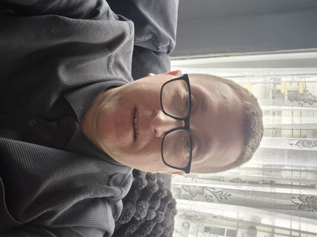 Lee, 42, United Kingdom