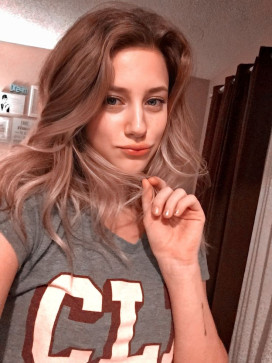 Shimmy Rose, 31, United States