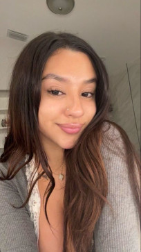 Evelyn Mia, 26, United States