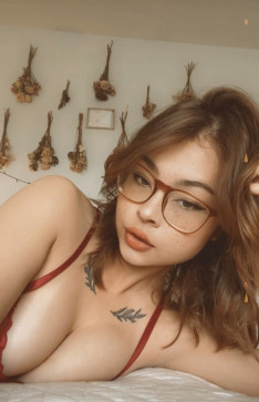 Emma, 22, United States
