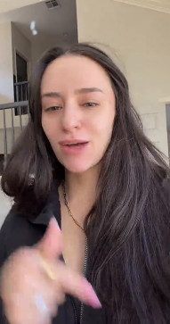 Lainey Thom, 30, United States