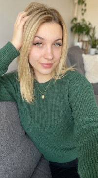 Charlotte Smith, 27, United States