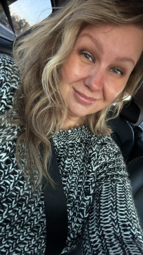 Lizzy, 42, United States