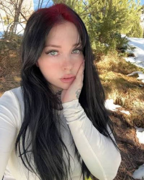 Sandra Davis, 38, United States