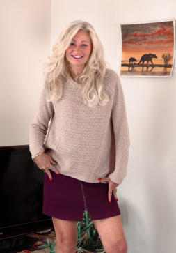 Mary Helen, 42, Germany