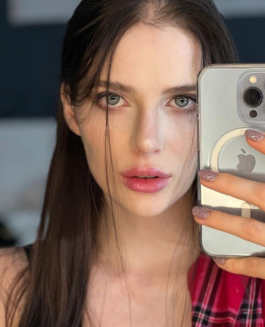 Ellie Leen, 26, United States