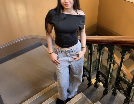 Annie, 18, Australia