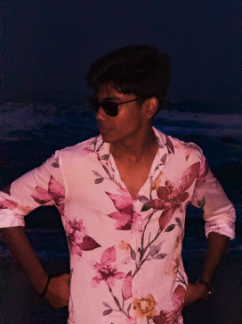 Silas Jones, 18, India