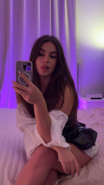 Betty Alexis, 29, Poland