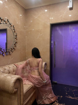 Aishhhh, 25, India