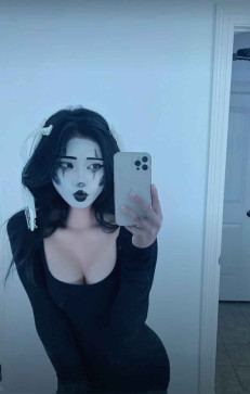 Lily, 18, Germany