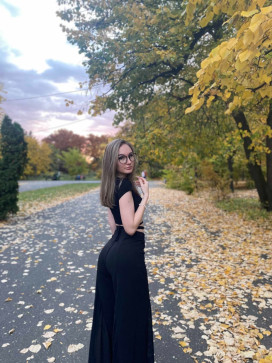 Helena Gibbs, 25, United States