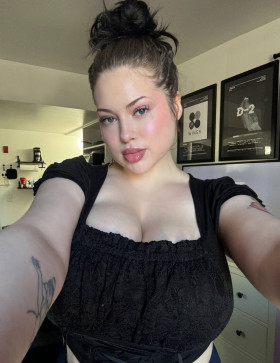 Sandra, 30, United States