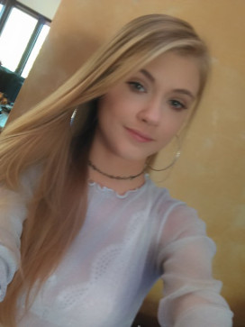 Anna, 27, United States