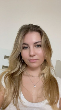 Gina, 23, United States