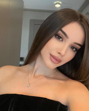 Julia, 26, United States