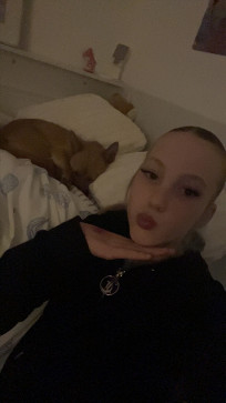 Jasmine, 18, United Kingdom