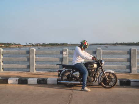 SHAW, 24, India