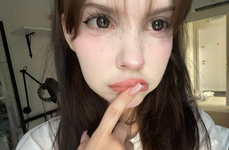 Daisy, 20, Germany