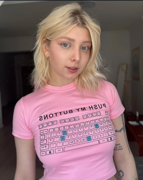 Kate, 21, United States