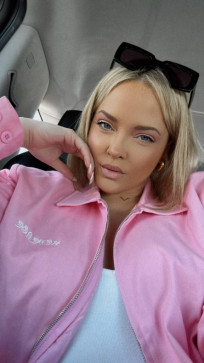 Thea, 38, United States