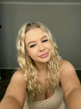 Bella Rose, 18, United States