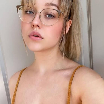 Znz Nznsnsj, 35, United States