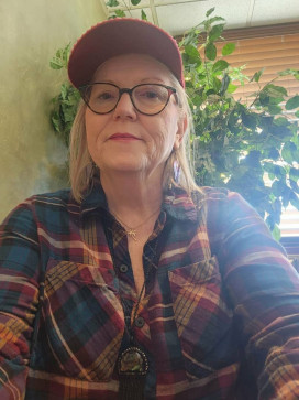 Sandra, 53, United Kingdom