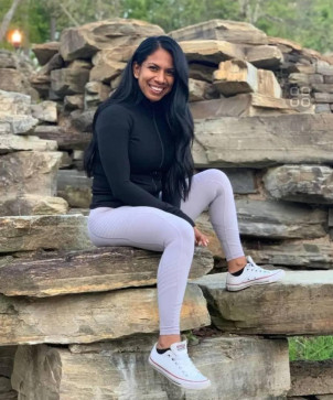 Elizabeth, 33, United States