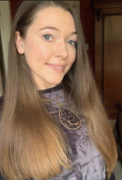 Lainey Thom, 28, United States