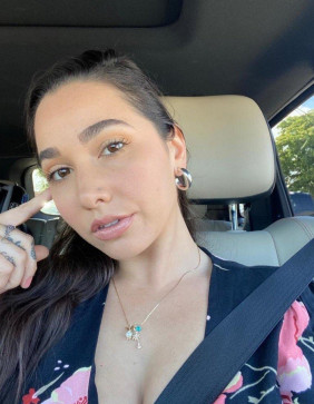 Helena Morman, 33, United States