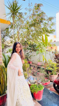 Ayushi, 21, India