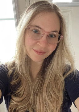 Floria Gleam, 35, United States