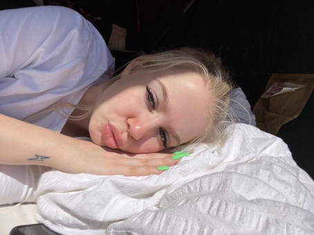 Camilla, 27, Canada