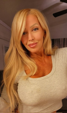 Rosie, 38, United States