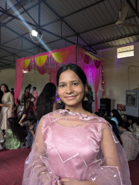 Ayushi, 21, India