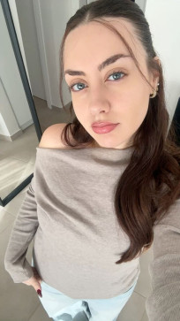 Cristina, 24, United Kingdom