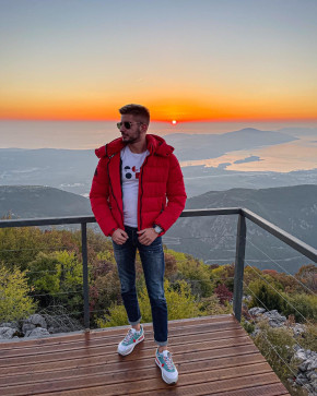 Nicolas T, 28, Spain