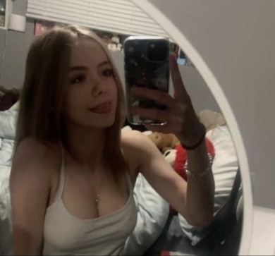 Bbygrllll, 18, United States
