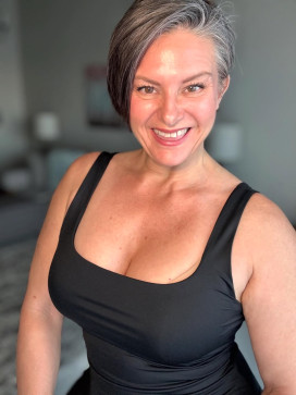 Alicia, 52, United States