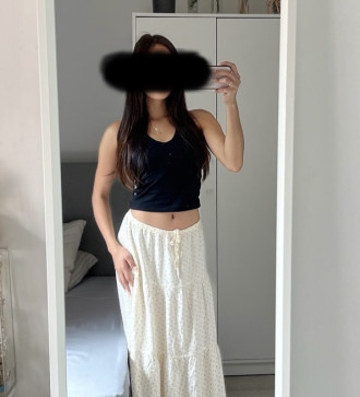 Selenaa, 23, Singapore