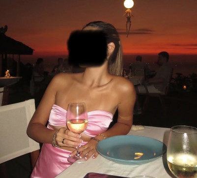 Selenaa, 23, Singapore