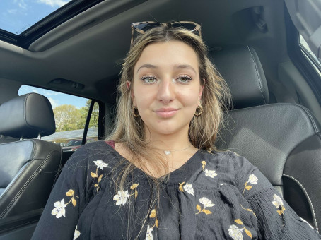 Sophia, 28, United States