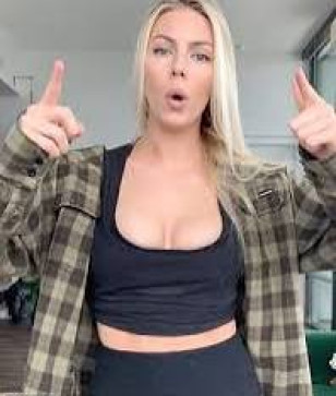 Annabelle Frank, 28, United States