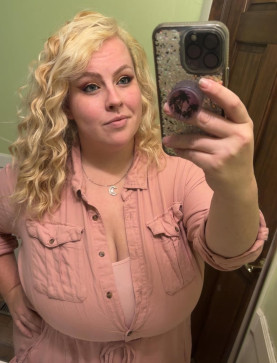 Karen Hills, 25, United States