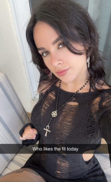 Mika23, 33, United States